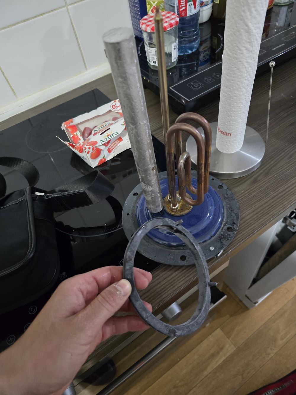 Résistance et joint de chauffe-eau électrique remplacés